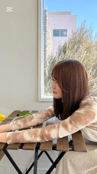 ミディアム カラー 安西 香利奈のヘアスタイル