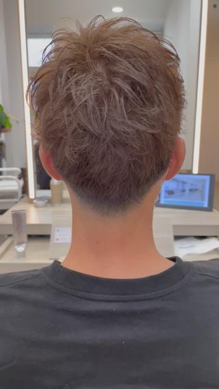 バージン毛からシナモンベージュに！！
夏の暑い時期にカラーチェンジオススメです！ 