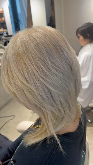 ホワイト系カラー 