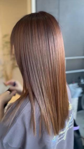 セミロング JYO 髪質改善専門家のヘアスタイル