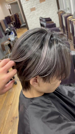 カラー メンズ バレイヤージュ 宮本宗嵩のヘアスタイル
