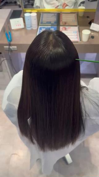 1度の施術で完成する美髪ストレート。乾かしたのみの仕上がり 