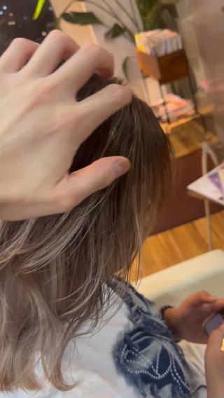 シャドールーツ　ブラウン×ホワイトベージュ

ブリーチ目安2回 