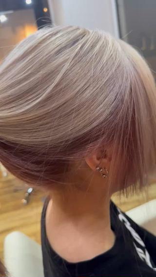 ブロンド×ピンク

ブリーチ目安2回 