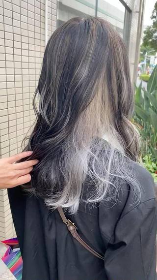 セミロング カラー モモカ/ハイトーン /バレイヤージュのヘアスタイル