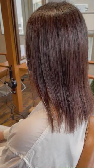 ダメージを極端に少なくさせる様に考えての縮毛矯正。
広がりやまとまりにくいを扱いやすく。 