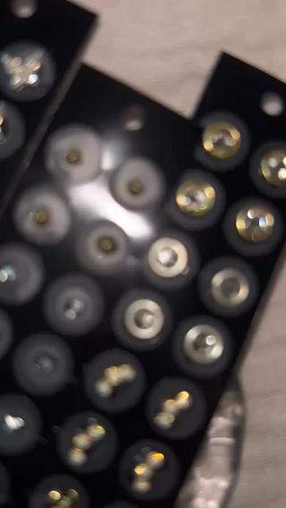 耳ツボジュエリー／湘南台
ニュアンスっぽい大人な耳ツボジュエリーをご体感ください 