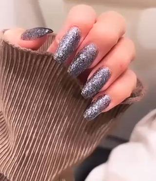 ネイル h △TRIOSのネイルデザイン