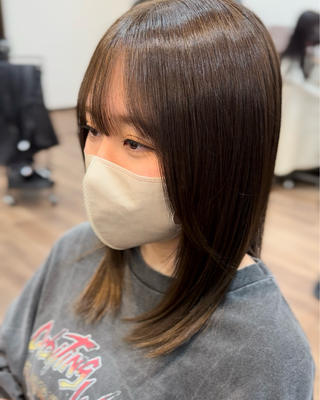 アッシュベージュ！！
透明感と色味がかわいすぎる！！！ 