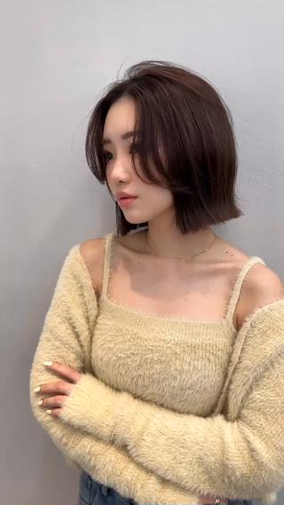 顔まわりのあるくびれボブ
毛先はパツっと感と厚みを残したタッセルボブ

 