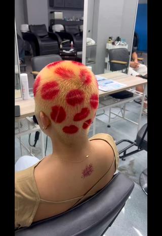 "イケてる"坊主のデザインカラーです