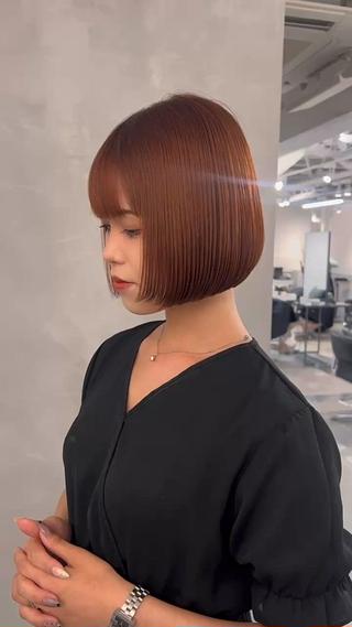 ミディアム foto所属・𝐁𝐋𝐔𝐄𝐓 /カット特化/新宿のヘアスタイル