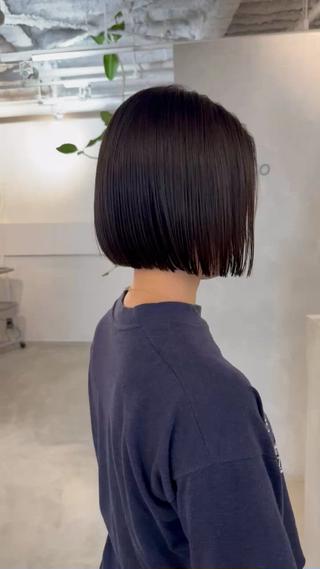 ミディアム foto所属・𝐁𝐋𝐔𝐄𝐓 /カット特化/新宿のヘアスタイル