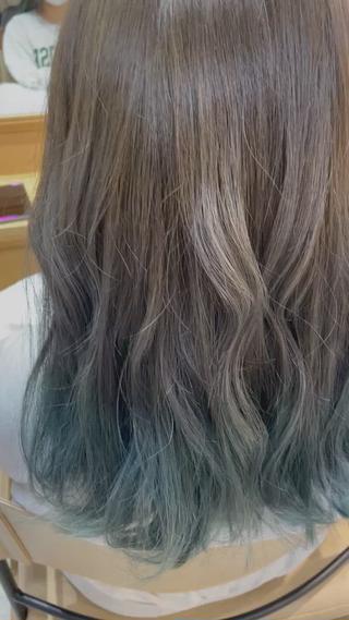 全頭ブリーチして上グレージュ、毛先エメラルドブルーのグラデーション
追加で6stepのオージュアトリートメントしてます 