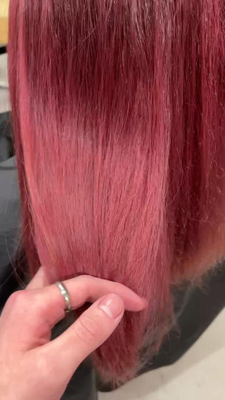 ブリーチオンカラーでチェリーピンク 