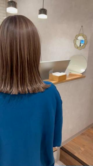 切りっぱなしボブ明るめミルクティーベージュ
ハイライト　グレー　ダブルカラー　


ミニモ限定クーポンあります！
お気軽にご相談ください♪ 