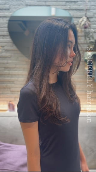 毛先をワンカールするだけでもかわいいレイヤースタイル 