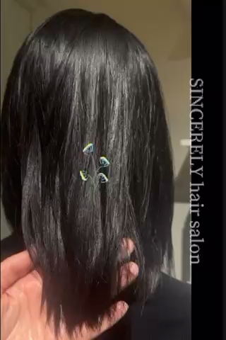 ︎アルカリフリー︎
︎アンモニアフリー︎

イタリアのオーガニックブランド
"O-WAY"のカラー剤を使用します。
匂いも、頭皮への刺激もものすごく少ないので
しみやすい方、カラー剤の匂いが苦手な方
きれいに伸ばしていきたい方におすすめです 