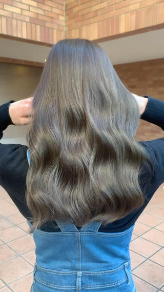 ロング カラー matiz表参道店所属・小幡 莉子のヘアスタイル