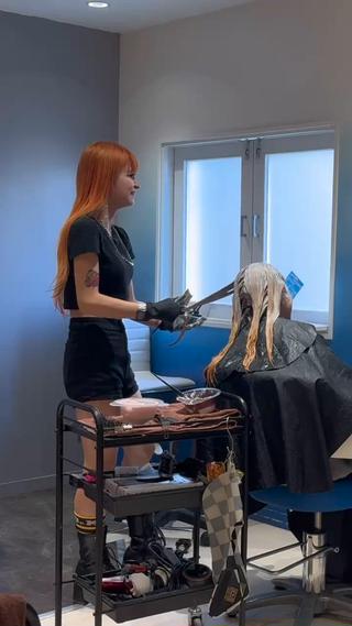 サロンワークの動画です

いつでもご予約お待ちしております！ 