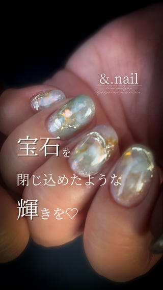 新作サンプルから♡
くすみパステルカラーで春ネイル

お爪の向こう側からキラキラ輝く
宝石を閉じ込めたような奥行き感を
あなたのお爪にも…‪‪︎‬

この奥行き感の秘密は

ラメひとつ
カラーひとつ

本当にいいと思ったものだけを

こだわりの重ね方で乗せていくから‪‪

京都で【透明感×奥行き感】のある
ニュアンスネイルをしたいあなたへ

私にお任せください

宝石箱を開いたときのあの感動を
あなたのお爪で体験してください♡ 