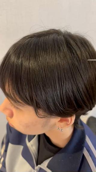 髪質改善ストレート+韓国ヘア
流行りの韓国ヘアはサラサラなストレートヘアにすると、よりかっこよくなります 