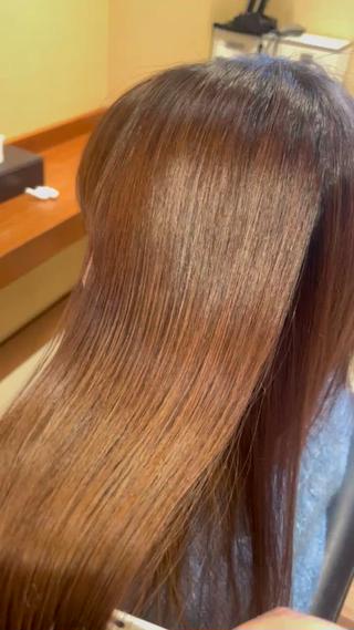 ストレートパーマで自然でまとまる髪に 