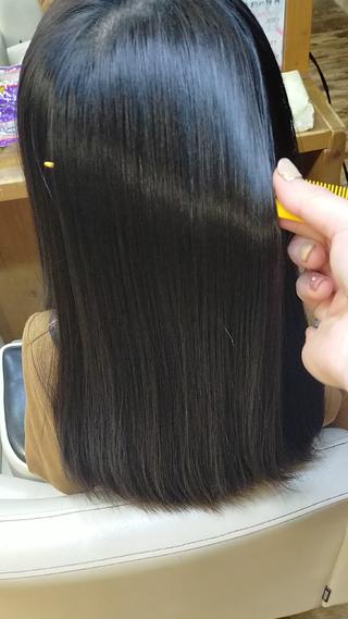初の髪質改善縮毛矯正！！
こちらは7歳の女の子です☆
ツヤッツヤで大満足でした 