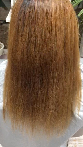 Before動画
どんなに強い癖でも。
癖は無いはずなのに…なぜかワサァーと膨らみ広がる髪も。
なかなか落ち着かない髪も。
まとまりずらい髪も。
酸性ストレートを施すとどんな悩みでも解決します!
酸性ストレートだから髪も痛めずに
ツヤツヤサラサラ美髪に
あなたもなれます