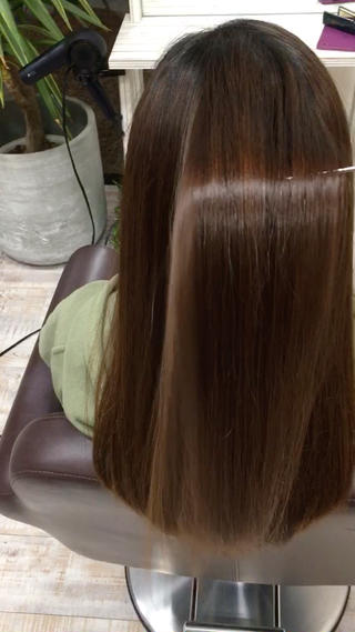 サラサラツヤツヤ美髪
今までのストレスから解放
乾かすだけでこの仕上がり
サラサラ、ツヤツヤだけで毎日がhappy
happyになれるか?なれないか?
それは酸性ストレートをしているか、していないか
さぁサラサラ、ツヤツヤを手に入れて
毎日happyに過ごしましょう!