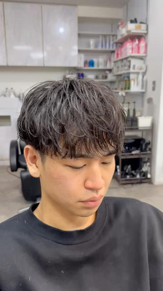 パーマ メンズ fifth men's原宿所属・fifth/原宿/ シャドウパーマ/カズのヘアスタイル