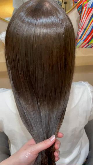 縮毛などの薬を一切使わず髪質改善トリートメントでここまでのつやぷるな髪に 