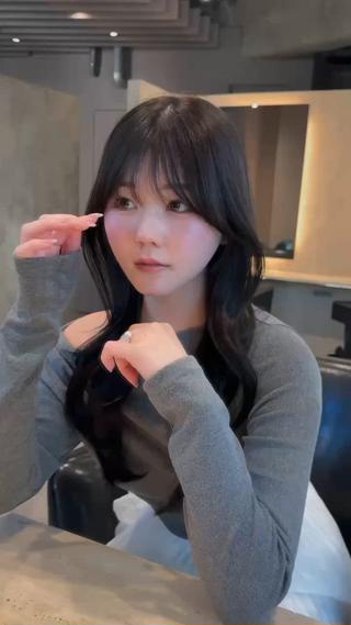 レイヤーカット×グレージュカラー 