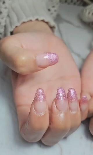 フラッシュグラデーション
長さだし(チップ)1本￥400
オープン価格にてフラッシュジェルもᵒᵏ
 