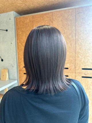 【ブリーチなしワンカラー】
ほんのりパープルなグレージュです
柔らかい雰囲気が欲しい方におすすめです 