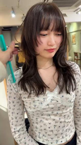 セミロング カラー 名古屋レイヤーカット LORENハダのヘアスタイル