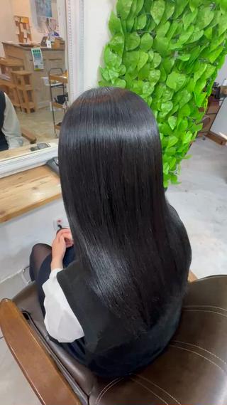 メテオカラー（髪質改善カラー）

カラーしながら髪の内部を補修
ダメージを抑えつつ、ツヤと手触りをしっかり出します。

・パサつきが気になる
・ツヤが欲しい
・カラーのダメージが心配
・ストレート後のカラーをしたい

こんな方におすすめ◎
回数を重ねるほど、まとまりやすい髪へ！ 