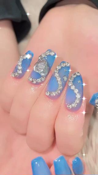 ネイル オーナーネイリスト MAKIのネイルデザイン