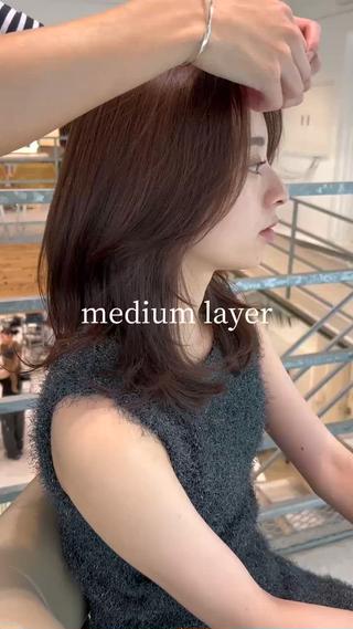 話題のミディアムレイヤー
ワンカールで動きとボリュームたっぷりのhairに 