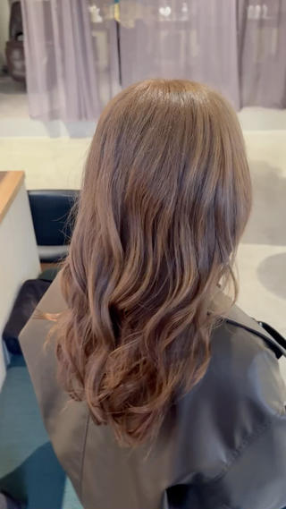 セミロング 井手上 陽菜のヘアスタイル