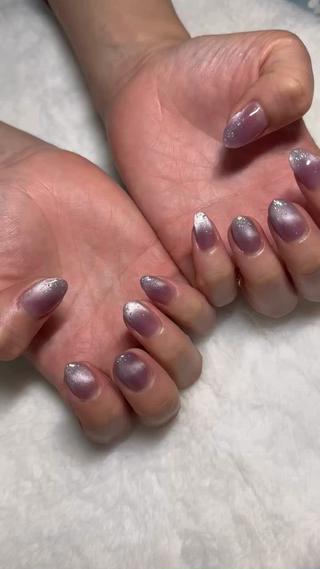 ピンクマグネットネイル
先端に光を集めてフレンチっぽくしています
とても綺麗です 