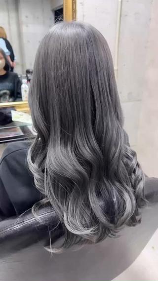 ブリーチ1回でできる

シルバー系カラー 