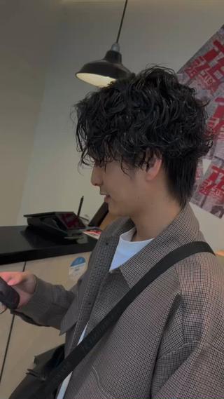 ショート メンズパーマ 岩成健志郎のヘアスタイル