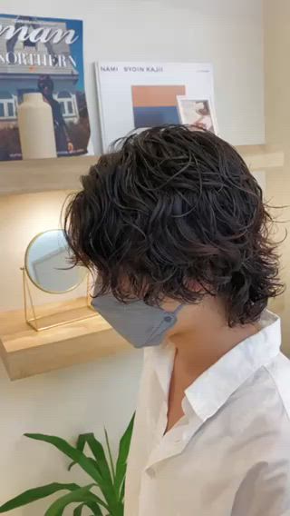 ミディアム メンズパーマ 岩成健志郎のヘアスタイル
