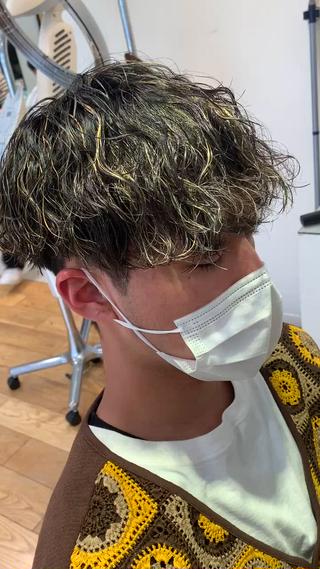 ショート メンズパーマ 岩成健志郎のヘアスタイル