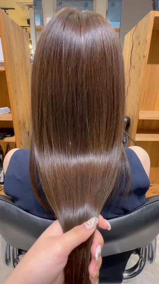 アッシュブラウン‪
髪質改善トリートメントで艶髪に️ 