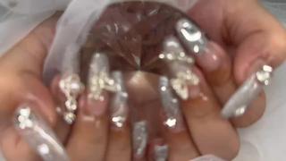 ネイル private salon le'a所属・le'a スタッフのネイルデザイン