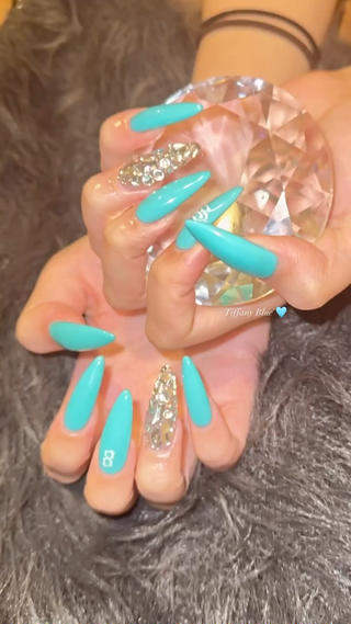 ネイル private salon le'a所属・le'a スタッフのネイルデザイン