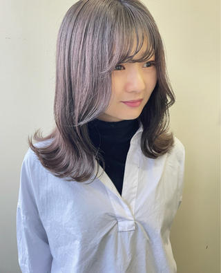 くすみベージュカラー
ワンホンヘア
くびれセミディ 