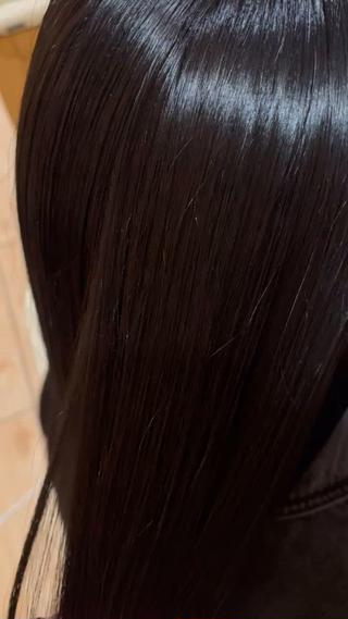 水素カラー

ノーダメージでカラーが出来ちゃいます
髪の毛のダメージは大半がカラーやパーマによるダメージです

カラーのダメージをゼロにすることで徐々に素髪にもどしていけます

この水素カラーはやっぱり艶がすごい
髪の毛の内部に水分をいっぱい入れてくれるので、その水分が光に反射して艶々感を出してくれます！
さらに指通りも良くしてくれます

これから髪の毛を伸ばしていきたい方、髪の毛のダメージが気になる方は是非この水素カラーをして艶髪にしましょう 